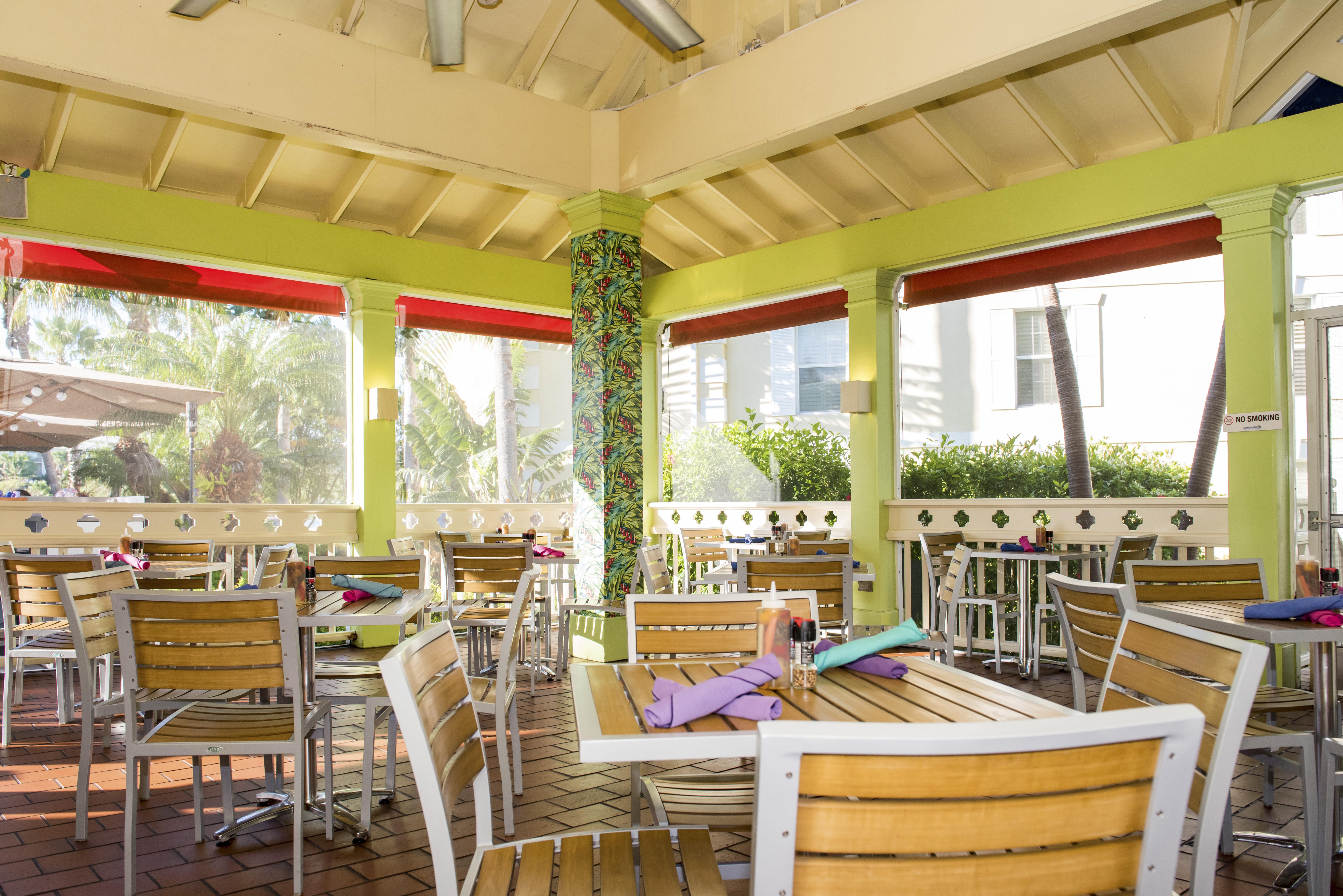 ווסט ביי Sunshine Suites Resort מראה חיצוני תמונה