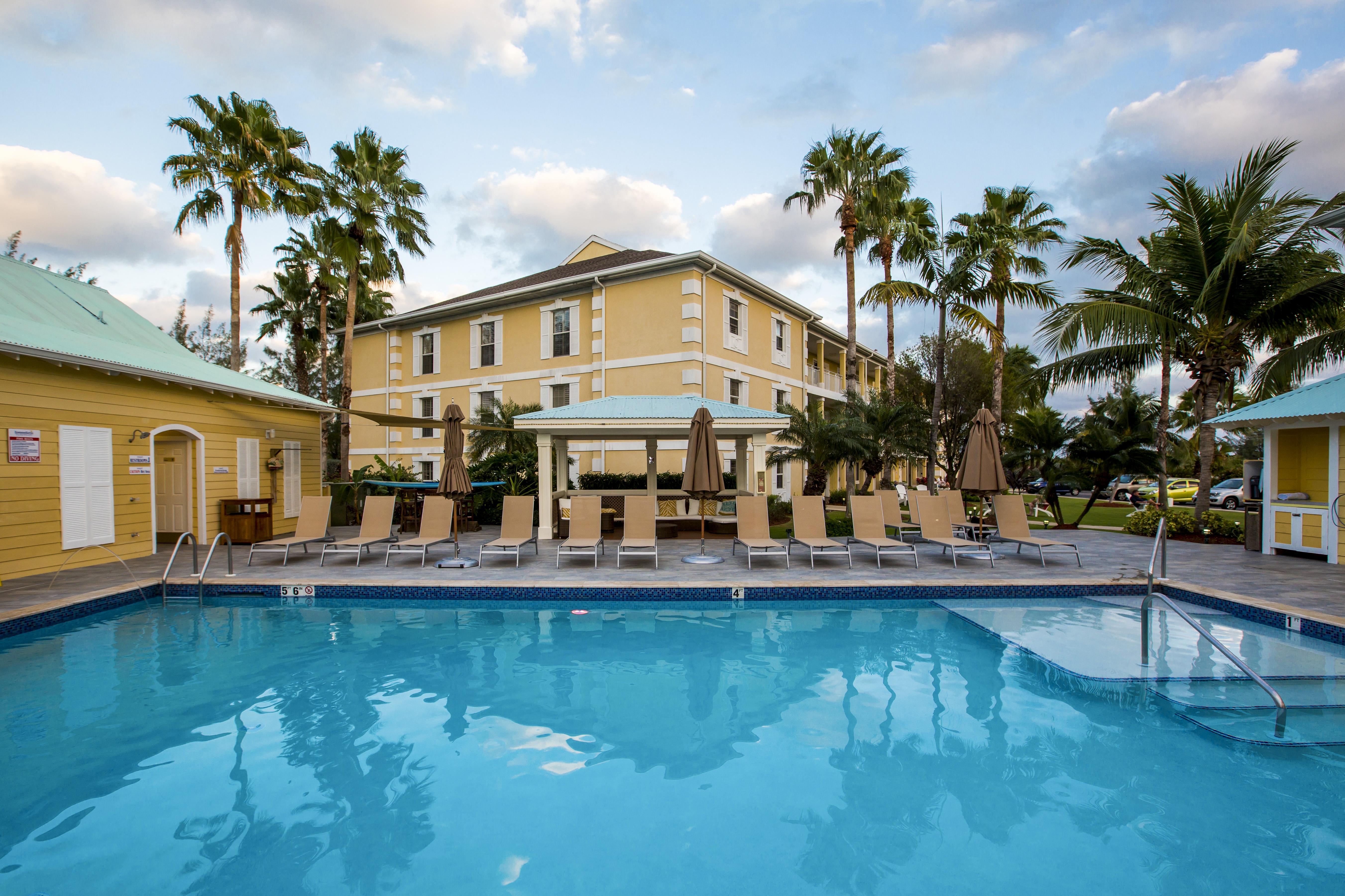 ווסט ביי Sunshine Suites Resort מראה חיצוני תמונה