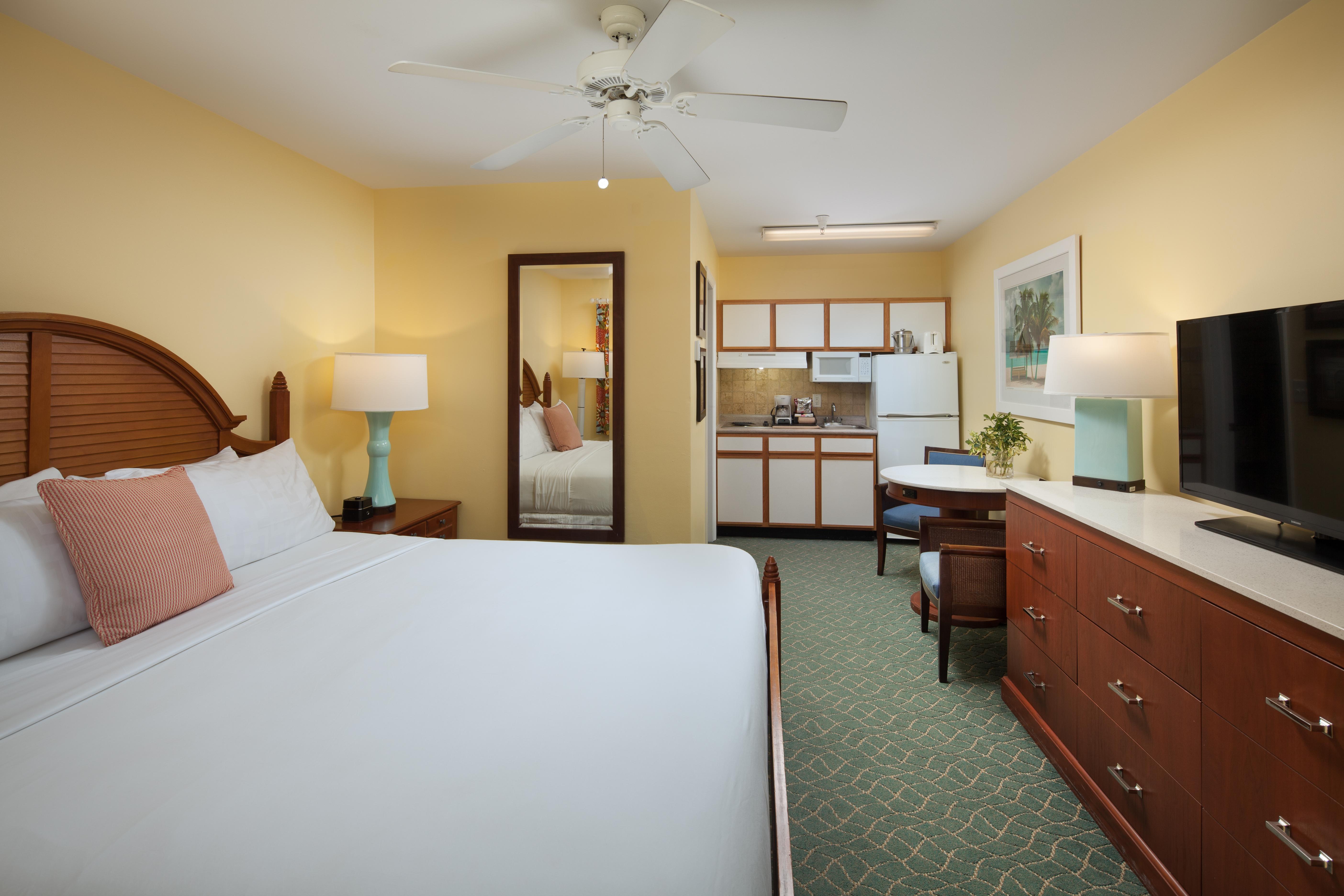 ווסט ביי Sunshine Suites Resort מראה חיצוני תמונה