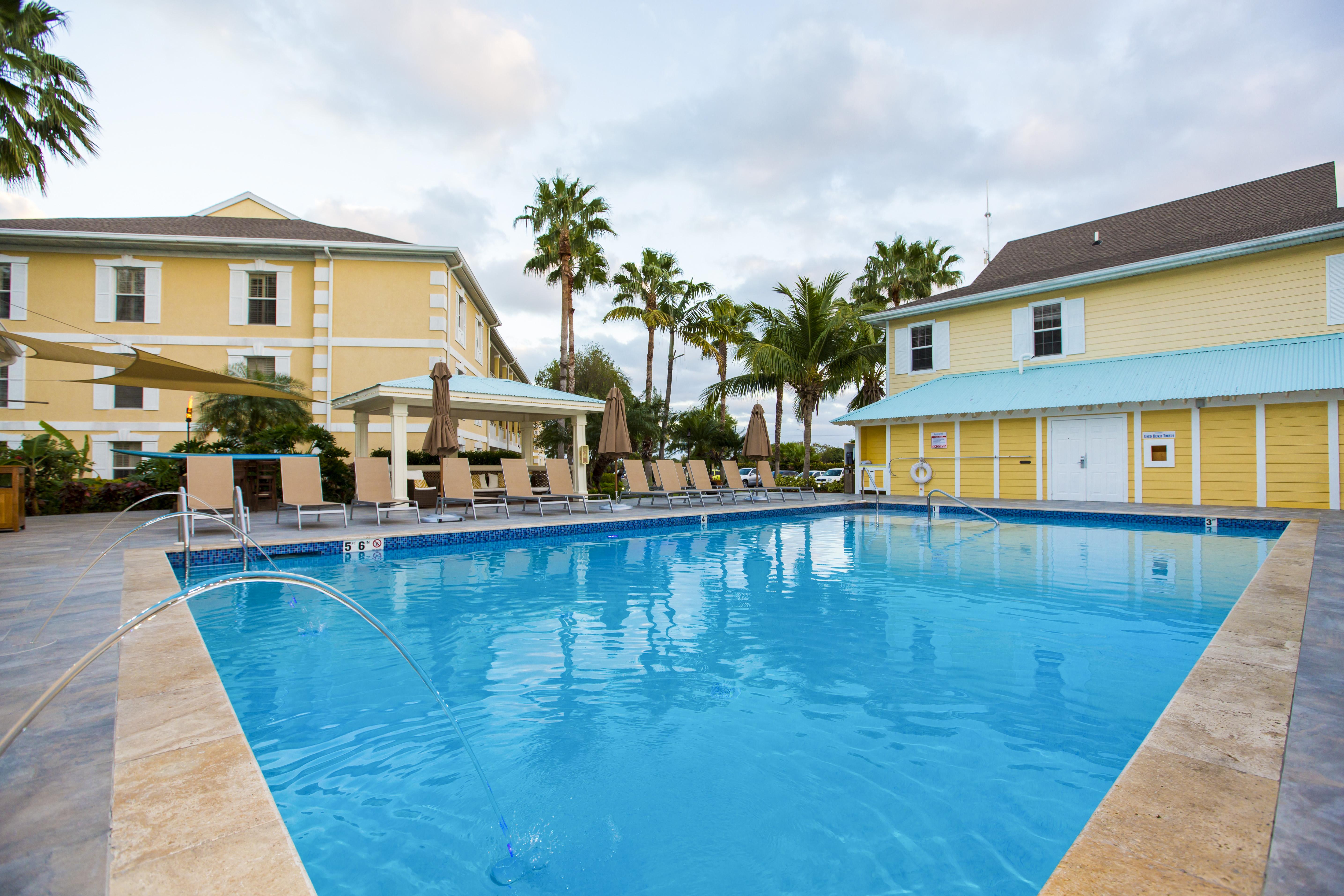 ווסט ביי Sunshine Suites Resort מראה חיצוני תמונה
