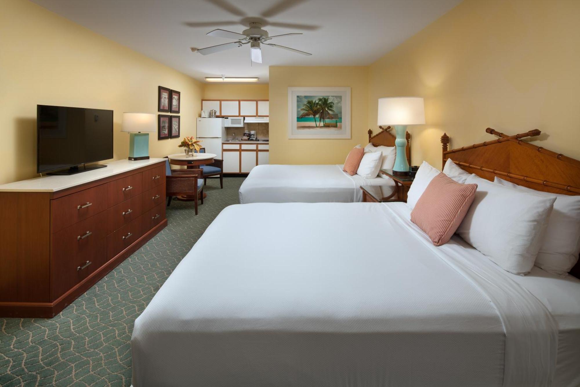 ווסט ביי Sunshine Suites Resort מראה חיצוני תמונה